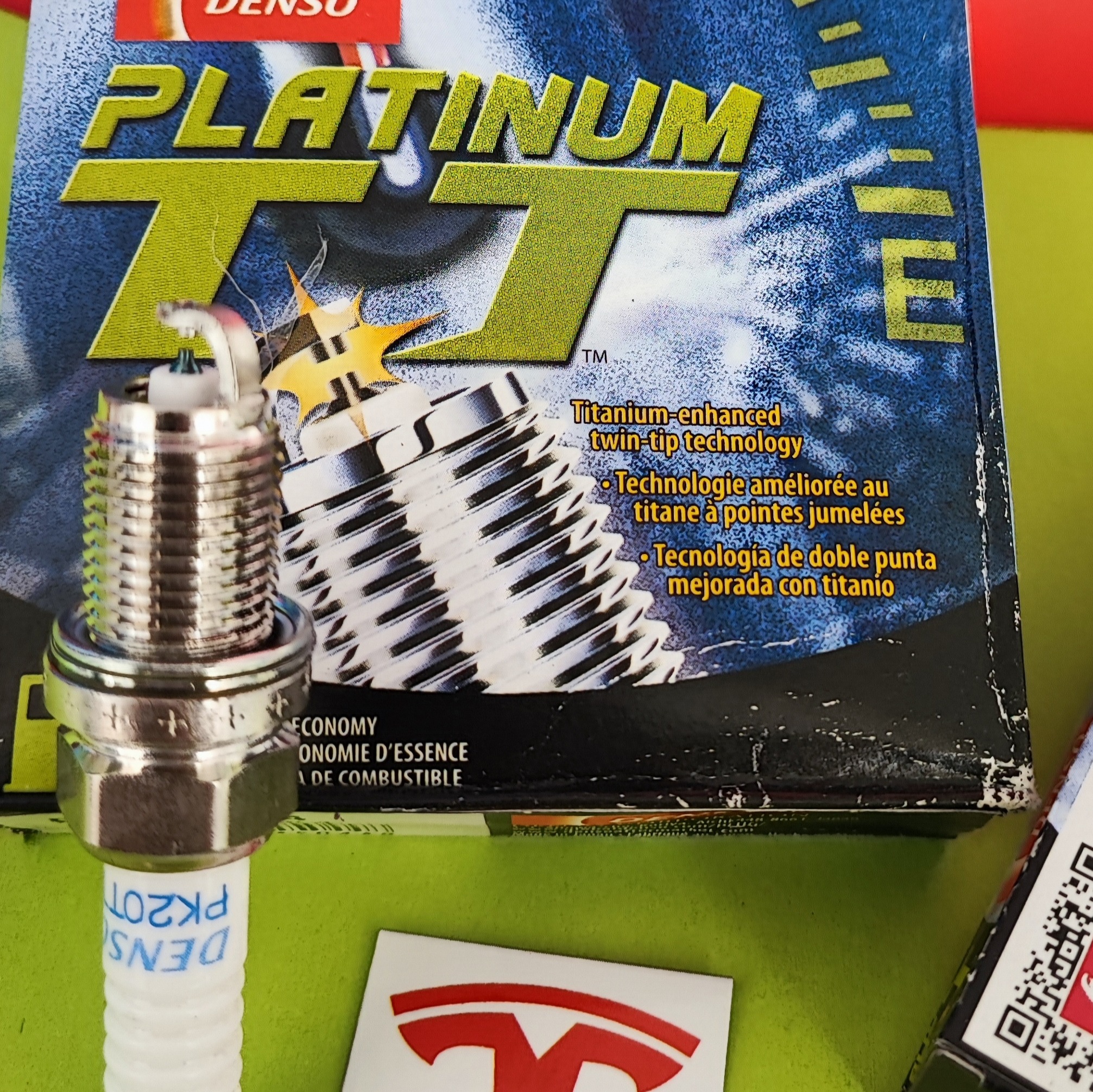 شمع دنسو پایه کوتاه پلاتنیومPK20TT با توجه به تصاویر، این شمع DENSO Platinum TT با کد PK20TT و شماره فنی 4504 است. این