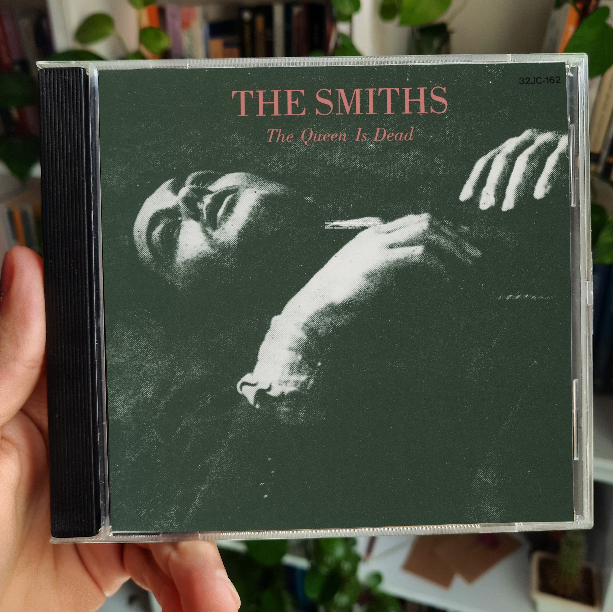 آلبوم موسیقی The queen is dead از The smiths