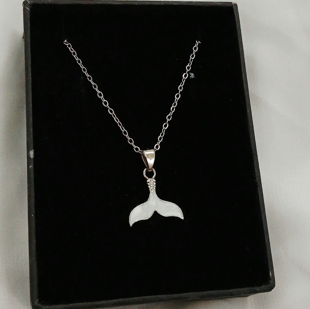 گردنبند دم وال سفید استیل خاص و شیک درجه یک