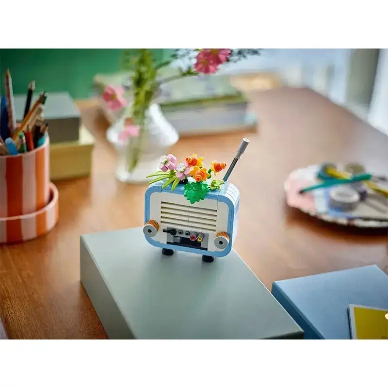 لگو 366 تکه سری Creator 3in1 مدل Record Player with Flowers کد 31172