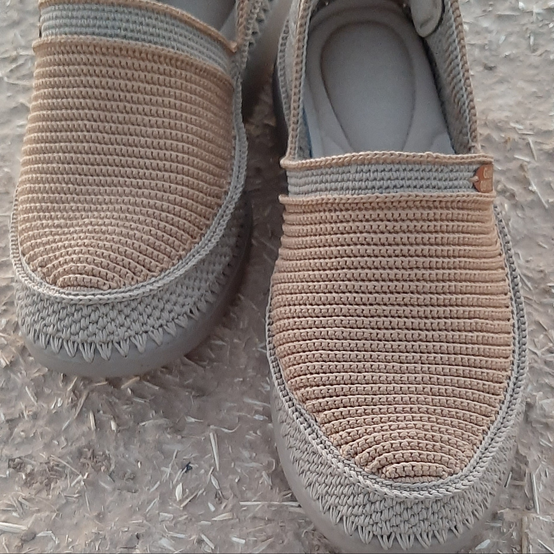 گیوه طرحدار دو رنگ سنتی