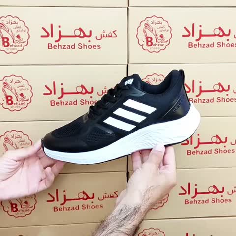 کتونی آدیداس سه خط مردانه پسرانه رنگ مشکی سایز 41 تا 44 کفی طبی کف دوخت زیره پیو لژ چهار سانتی رویه بافت خارجی سبک راحت 