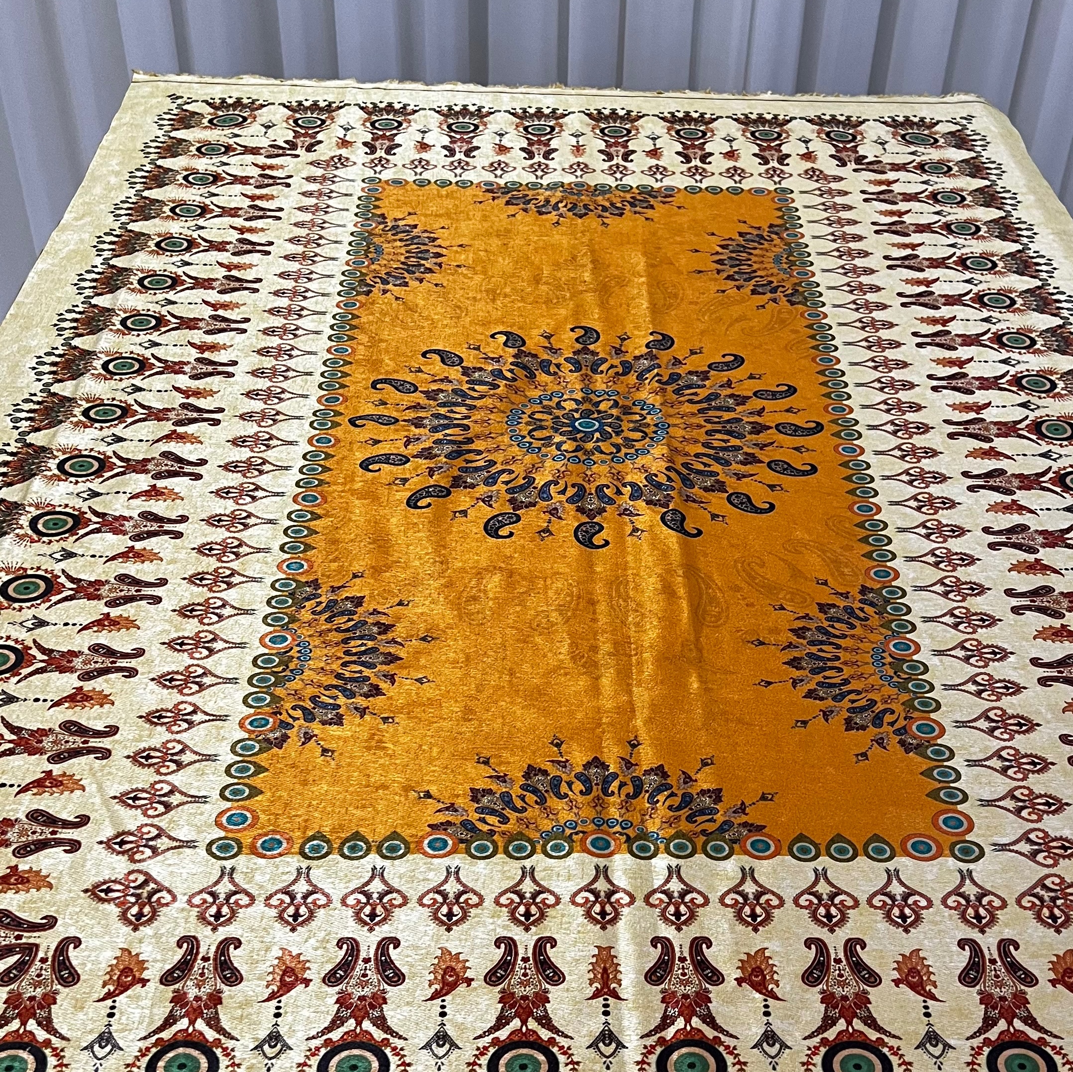 رومیزی مخمل شانل 