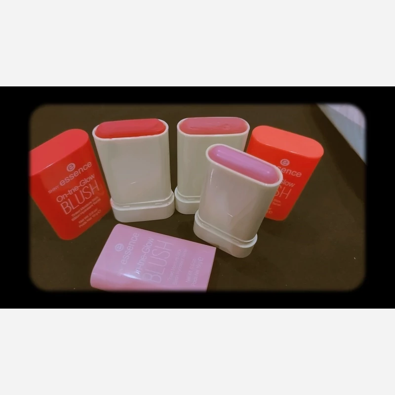 رژ گونه استیکی پرطرفدار اسنس مدل BLUSH کارتن سبز کد 1704