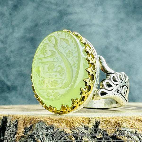انگشتر عقیق سبز کاهویی تاج برنجی با حکاکی یا امام رضا کد33983