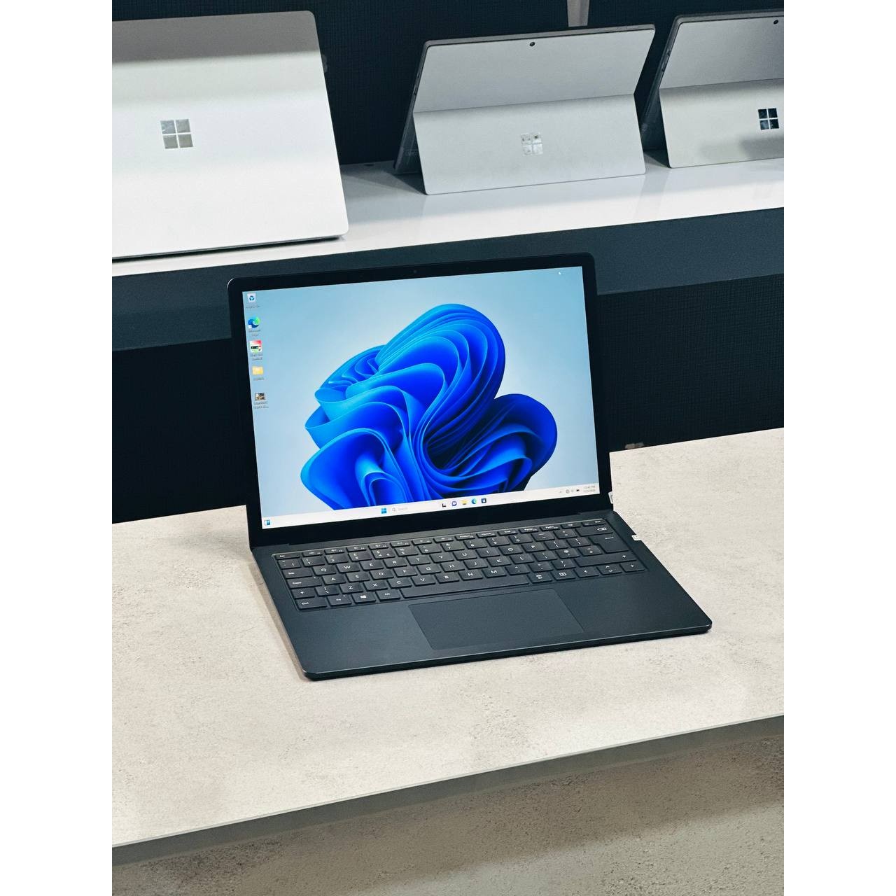 لپ تاپ لمسی Microsoft Surface Laptop 3 i7 1065G7 16GB ddr4 256GB SSD 13.5 inch 2K Touch
