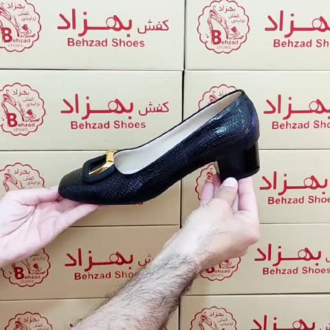 کفش مجلسی پاشنه چهار سانتی زنانه سایز 37  تا 41 رنگ مشکی زیره رافیک رویه ورنی سبک و راحت