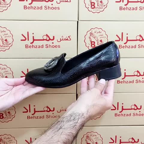 کالج کفش راحتی زنانه دخترانه بزرگ پا سایز 38 تا 42 رنگ مشکی زیره pvc پاشنه 3 سانتی رویه ورنی سبک و راحت 