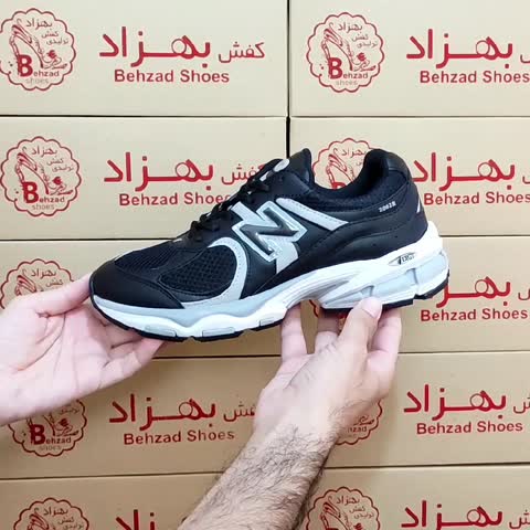 کتونی نیو بالانس مردانه پسرانه زیره پیو سایز 40 تا 45 رنگ مشکی لژ چهار و نیم سانتی کفی طبی رویه راشل و چرم صنعتی 
