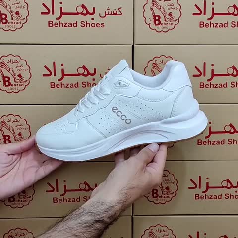 کتونی ecco ست زنانه مردانه بزرگ پا سایز 37 تا 47 زیره پیو رنگ سفید لژ چهار و نیم سانتی کفی طبی کف دوخت رویه چرم صنعتی
