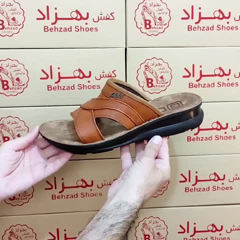 دمپایی تابستانی مردانه پسرانه رنگ عسلی سایز 40 تا 45 زیره پیو تزریق دور دوخت لژ سه و نیم سانتی رویه چرم صنعتی سبک راحتی