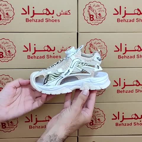 کفش تابستانی بچه گانه پسرانه سایز 31 تا 36 بند پُمپی فنری رنگ کرم لژ سه سانتی رویه راشل و چرم صنعتی سبک و راحت