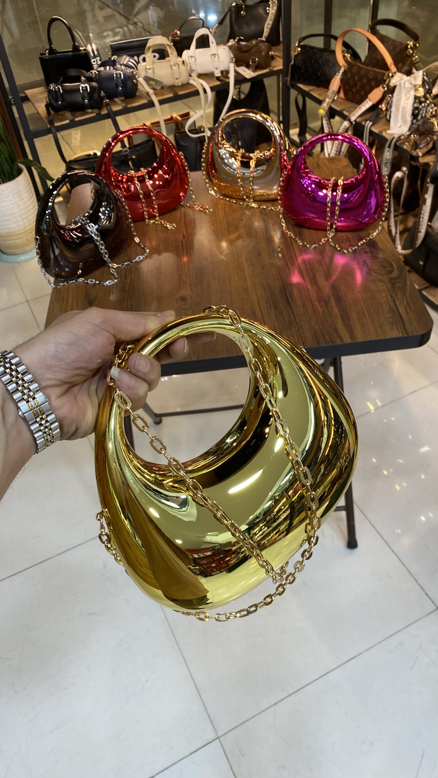 کیف نیمه ی ماه اینه ای