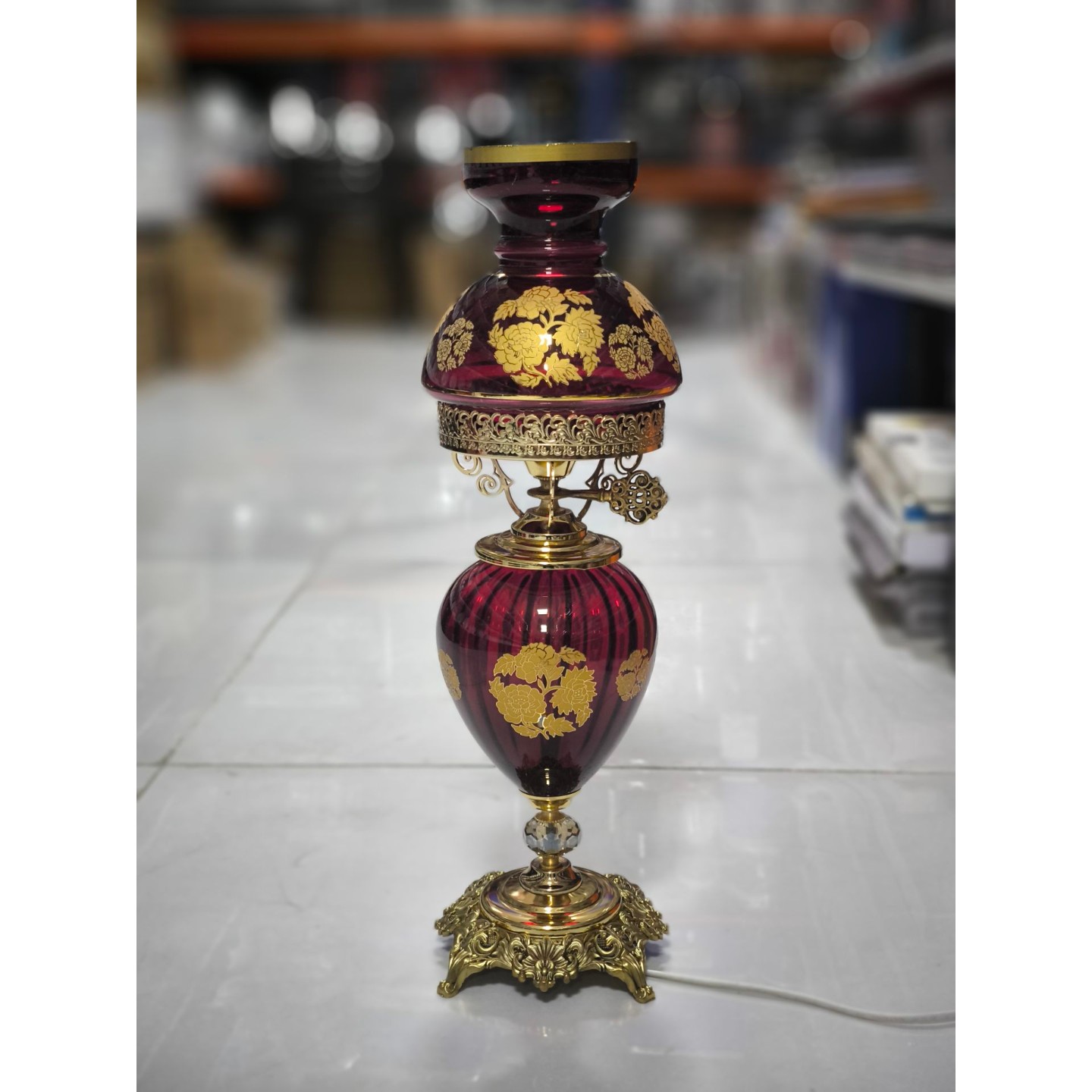 آباژور زرشکی طلاکوب پایه فلزی