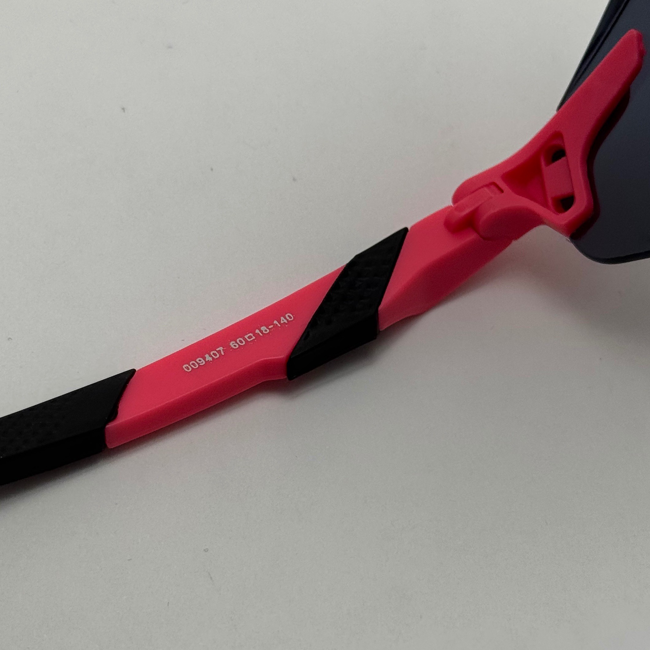 عینک آفتابی اسپرت Oakley اوکلی با لنز PRIZM مشکی دسته صورتی کد 9407