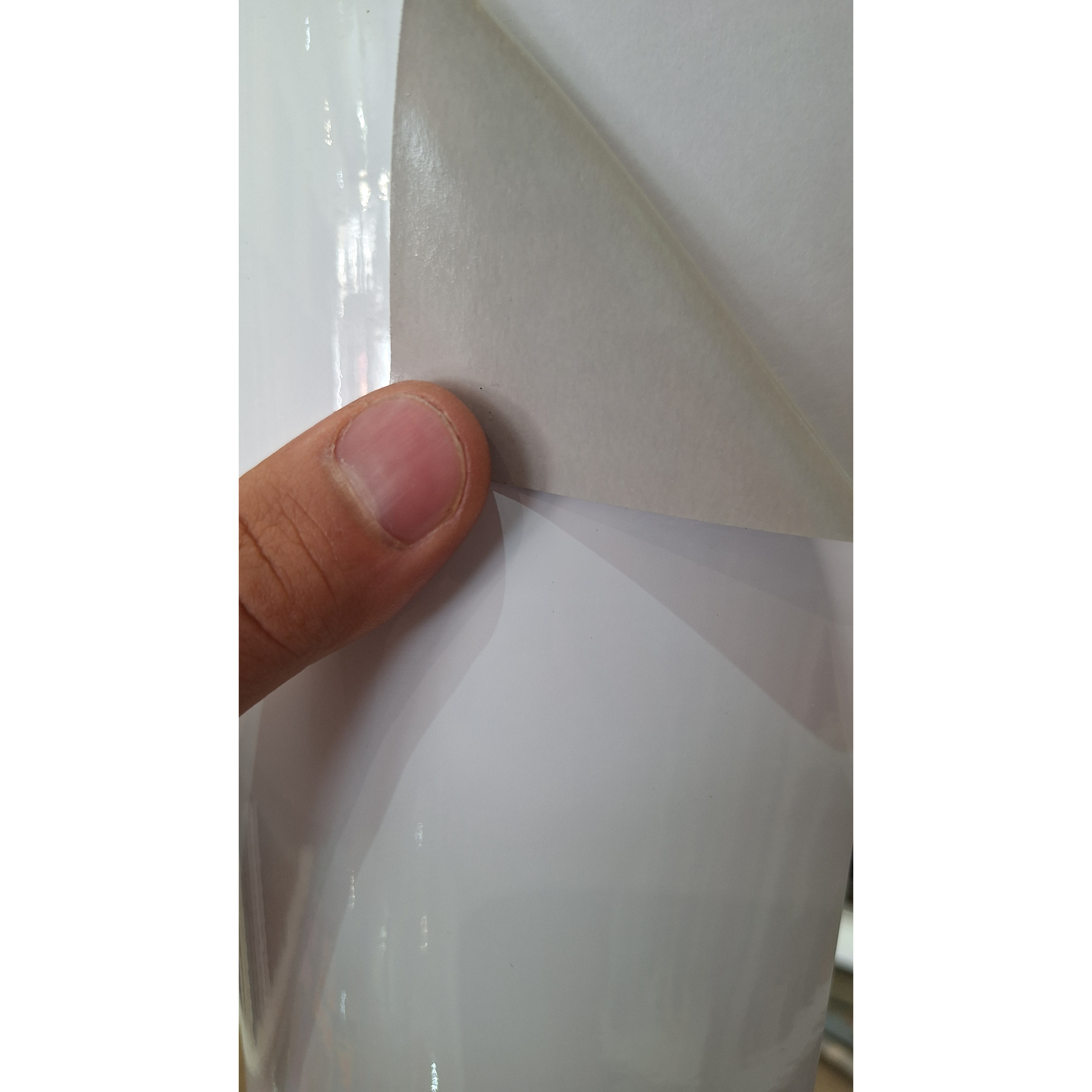 برچسب کابینت سفید سوپر براق پوشش بالا کد 3482 عرض 60 (مناسب سطوح طرح دار و تیره)