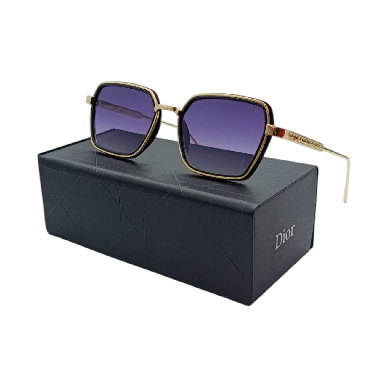 عینک آفتابی Dior مدل T 7059 طراحی یونیسکس و مناسب تمام فرم های صورت