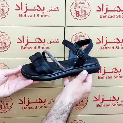 صندل تابستانی نگینی دخترانه زنانه رنگ مشکی سایز 37 تا 40 بند سگکی رویه نگین و چرم صنعتی زیره پیو لژ 3 سانتی سبک راحتی 
