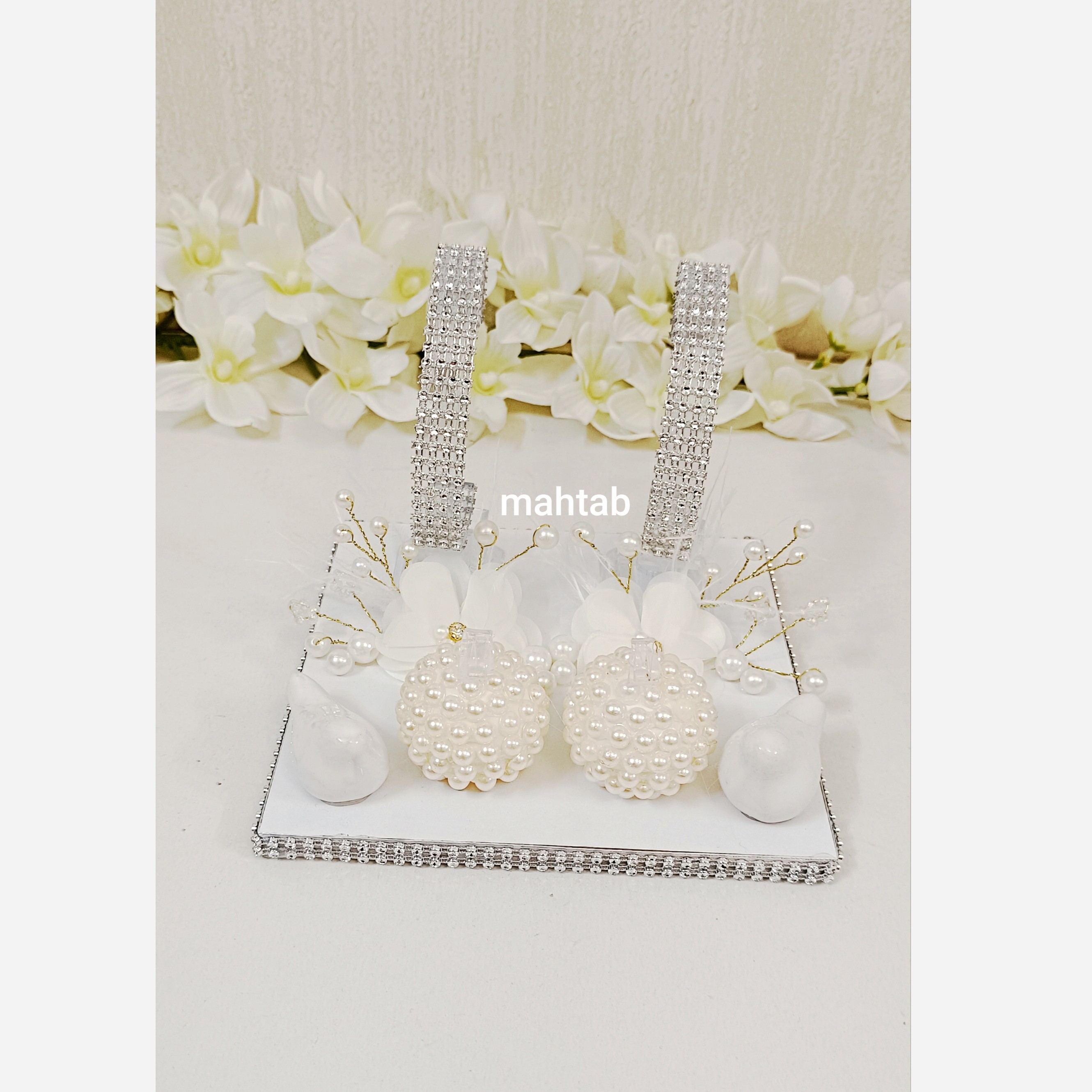 استند ساعت و جای حلقه کریستالی پس کرایه