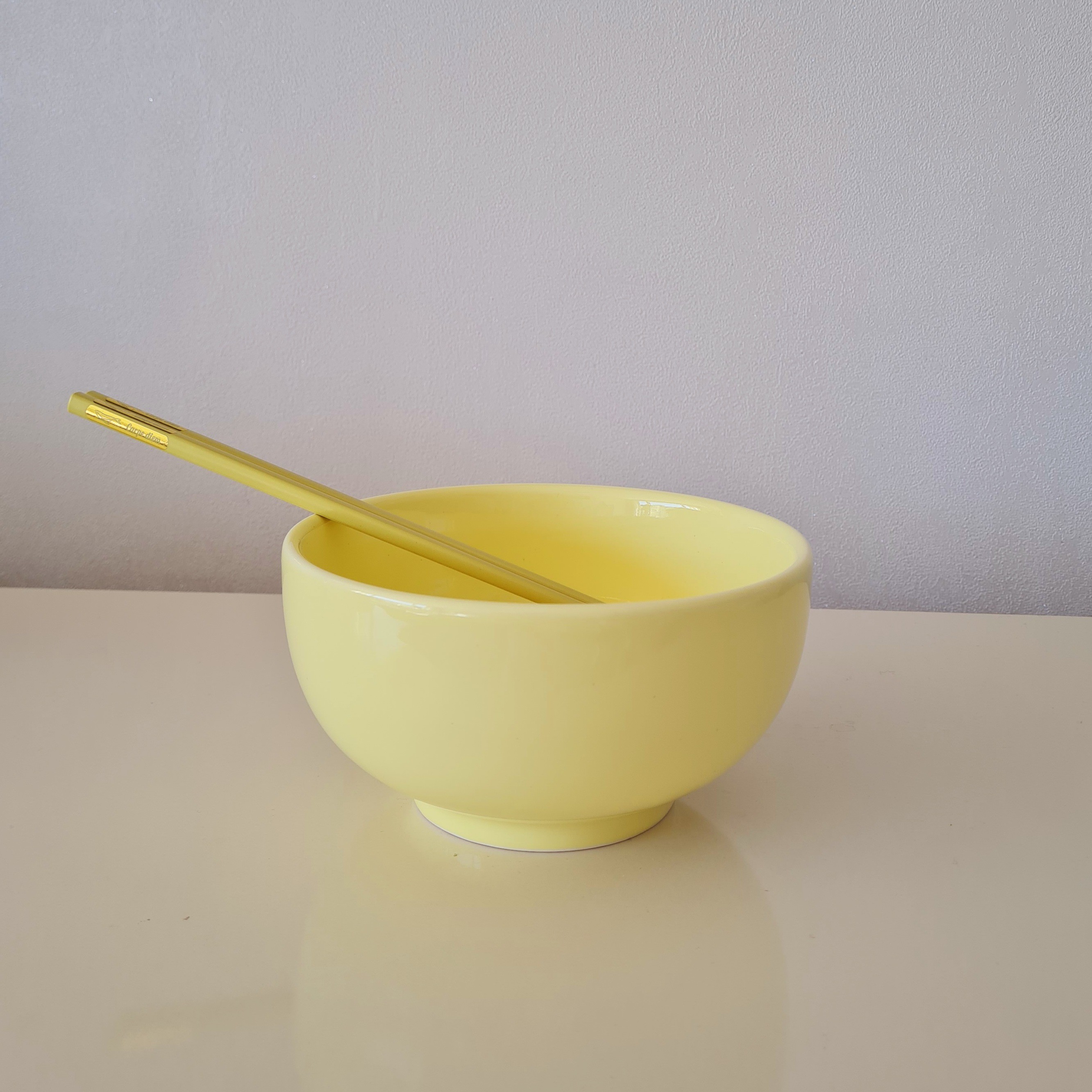 نودل خوری (ست کاسه و چاپستیک)