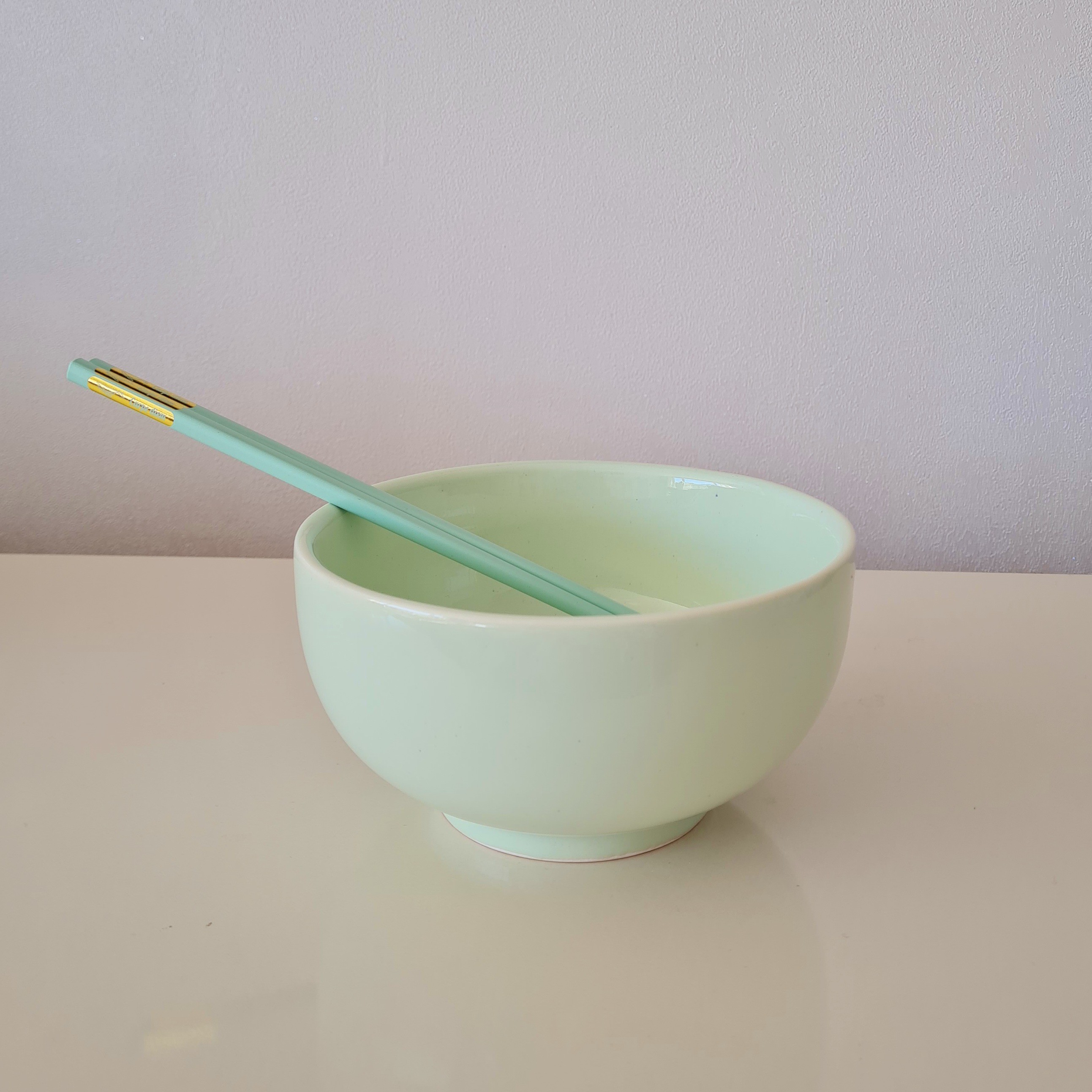 نودل خوری (ست کاسه و چاپستیک)