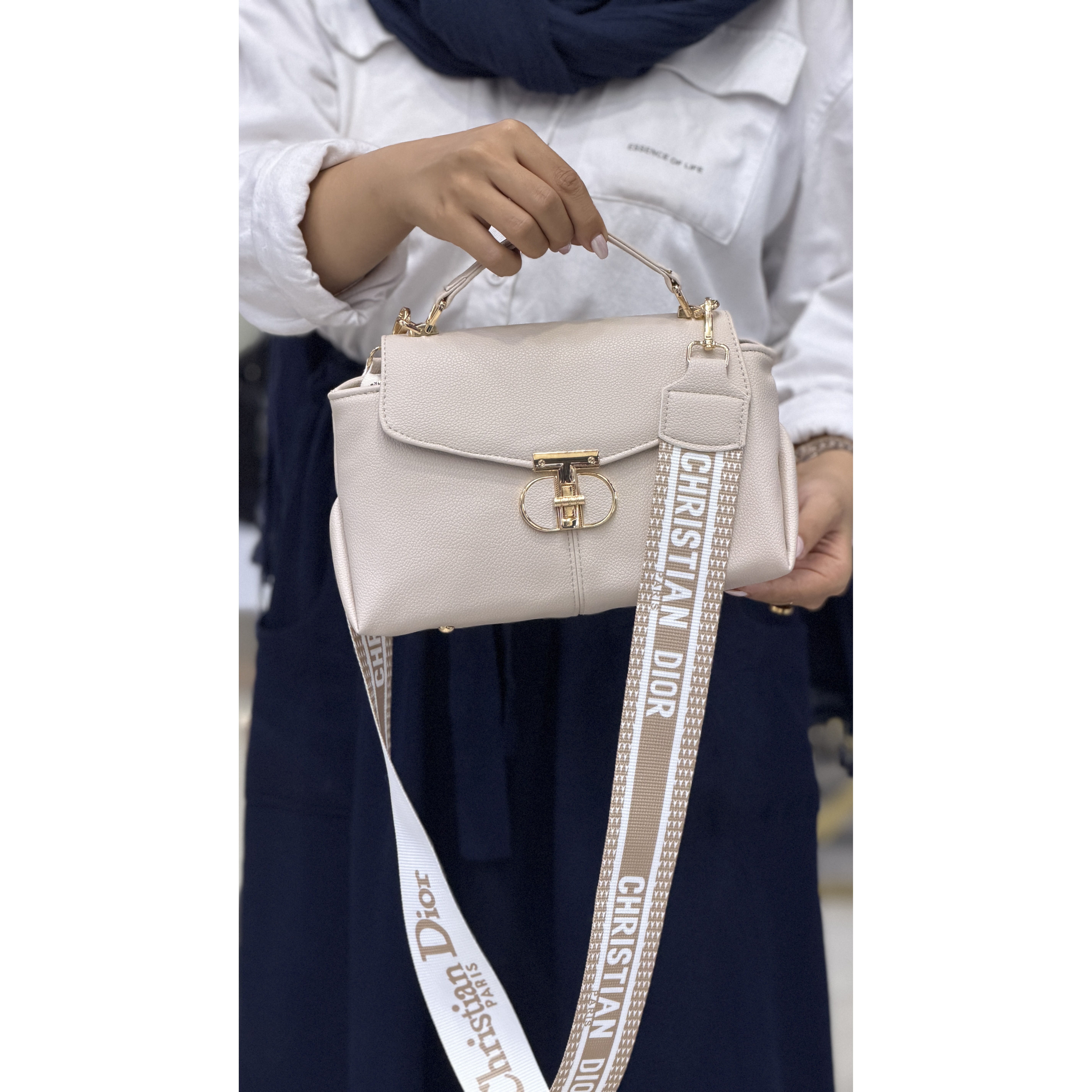 کیف صندوقی زنانه مارکدار برند کریستین دیور دستی و دوشی فوق العاده شیک و خاص کیفیت اصلی