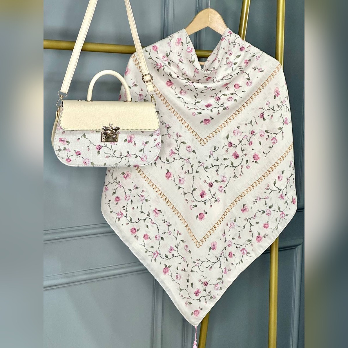 ست کیف و روسری گلسار کرم سیااسکارف (A3)