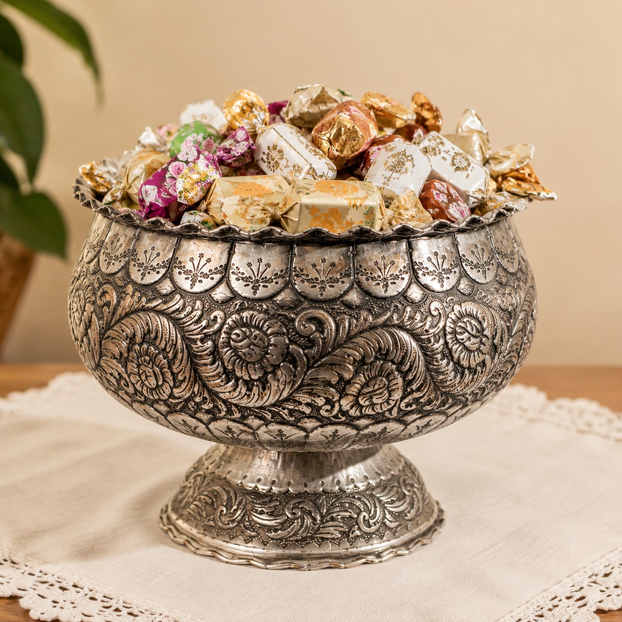 شکلات خوری مسی قلمزنی قلم هیما زنجان