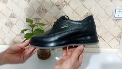 کفش مردانه تمام چرم طبیعی اصل گاوی با کفی طبی و آستر چرم تولید شرکت کارا تبریز با ارسال رایگان 