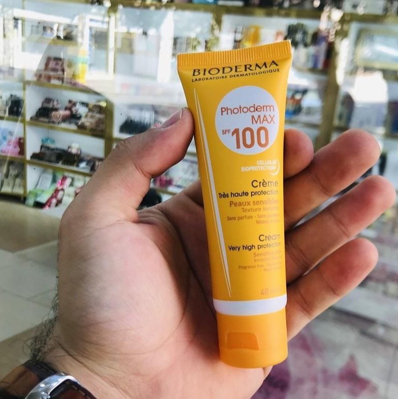 ضد آفتاب رنگی بیودرما SPF50