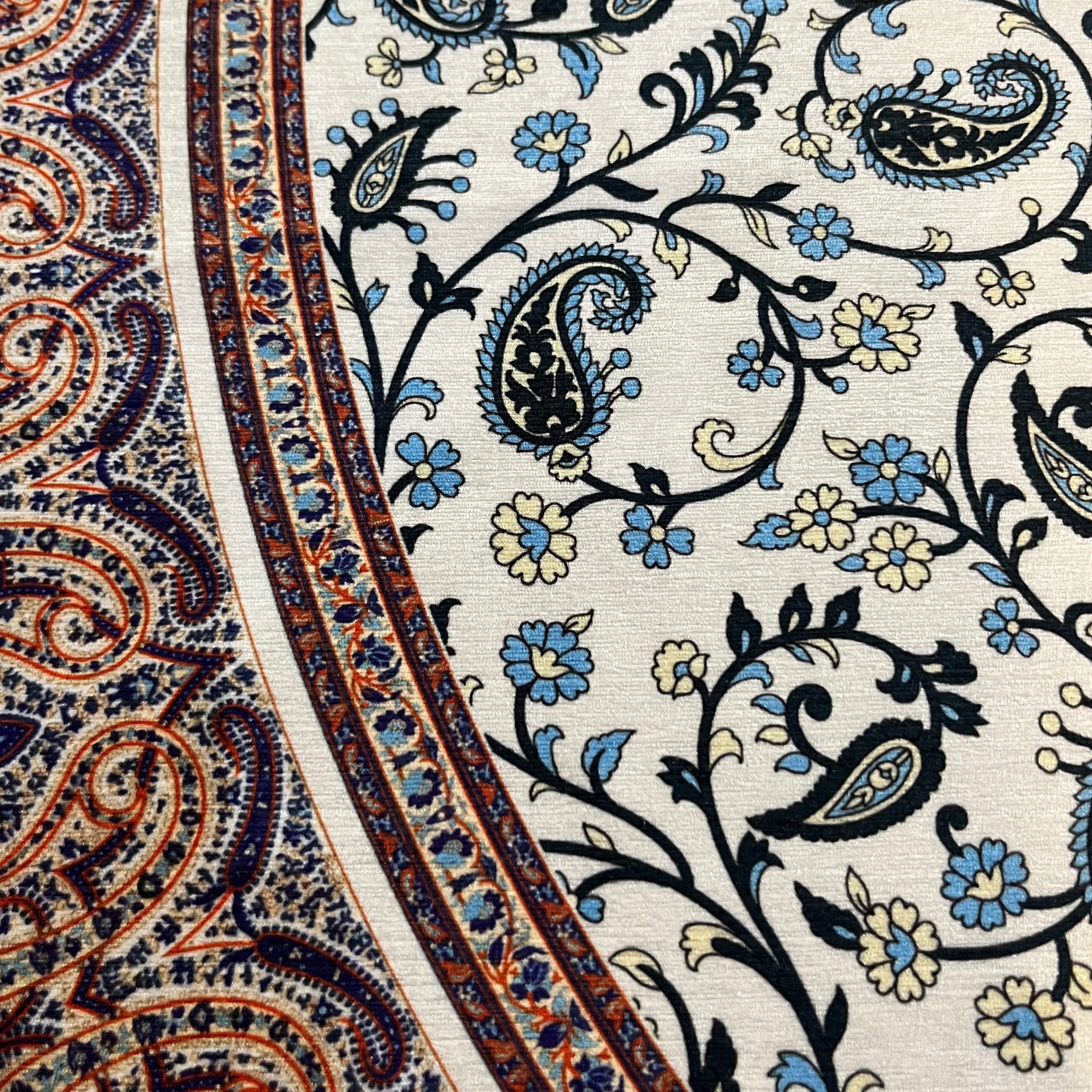 رومیزی گرد مخمل شانل طرح آبی