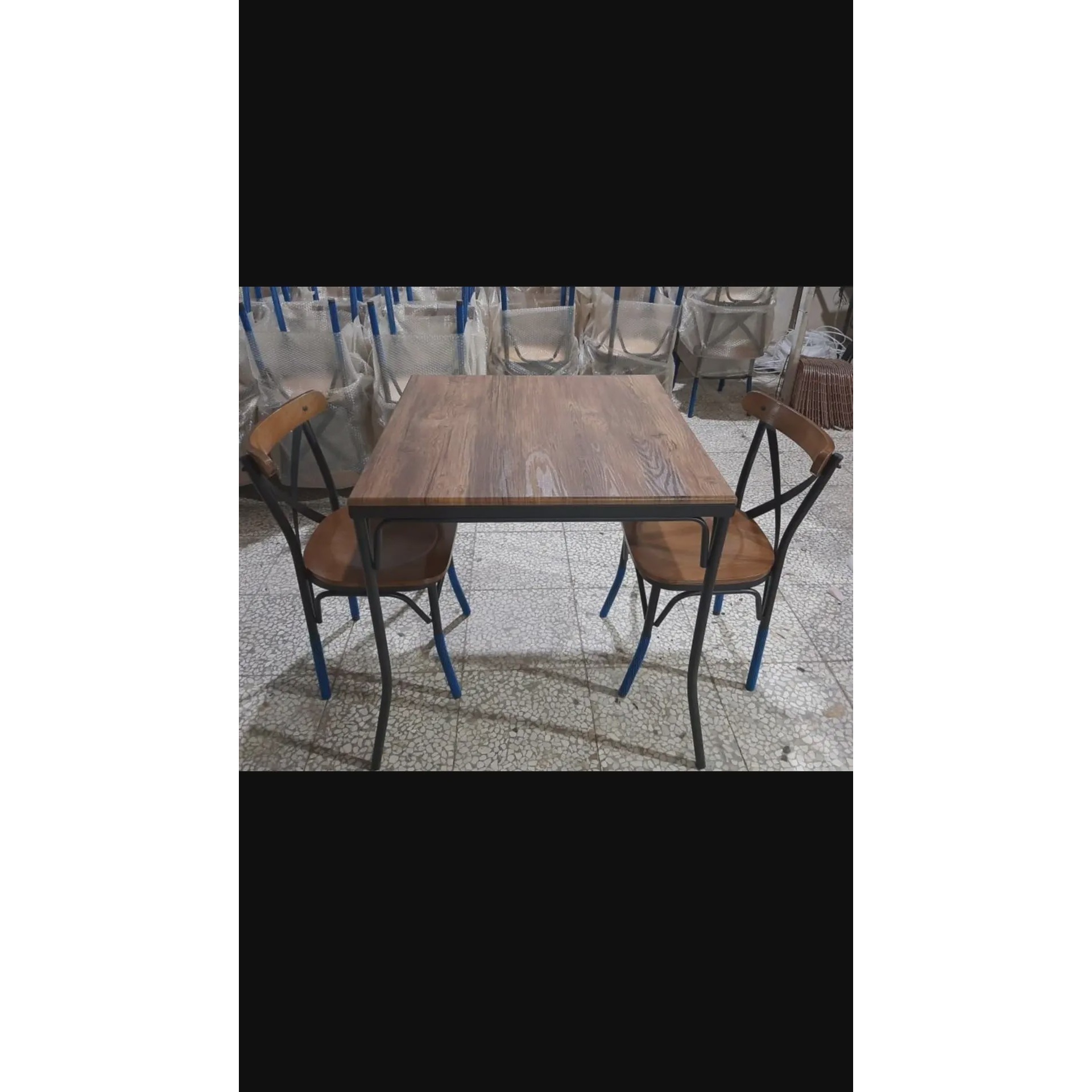 میز نهارخوری لهستانی