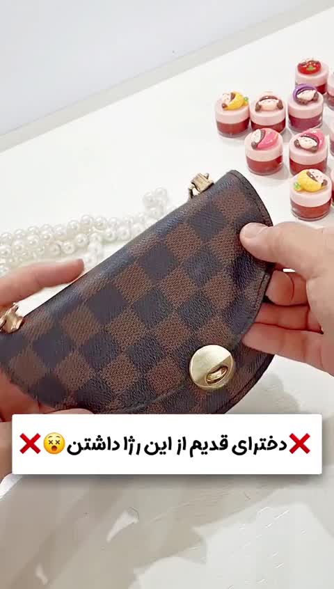 رژلب رژ کاسه ای رژ خمیری رژ کاسه ای طرح دختر