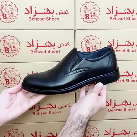 کفش تمام چرم طبیعی گاوی مردانه سایز 40 تا 45 رنگ مشکی کفی طبی زیره پیو تزریق لژ سه و نیم سانتی آستری چرم میشن سبک راحت 