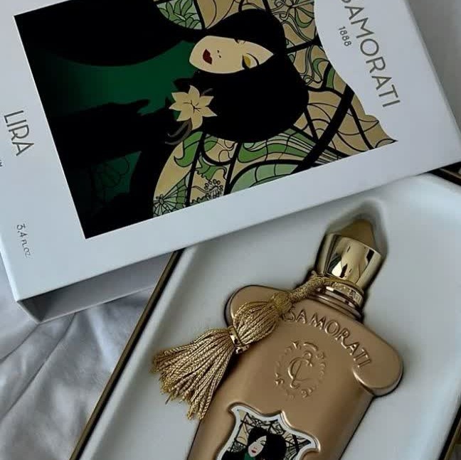 عطر ادکلن کاموراتی لیرا