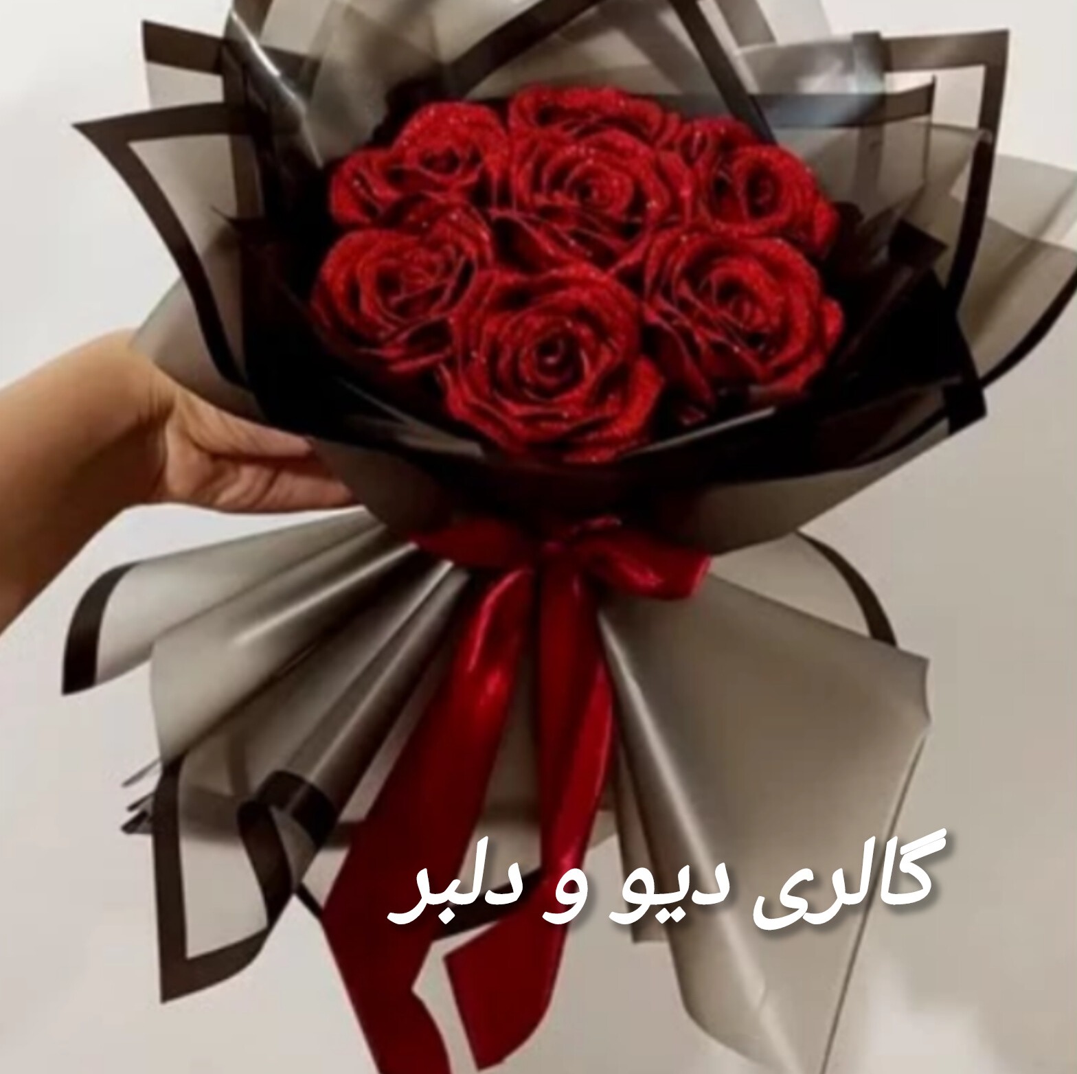 دسته گل روبانی رز قرمز شاین دار 7 شاخه ( رنگ قابل تعویض)