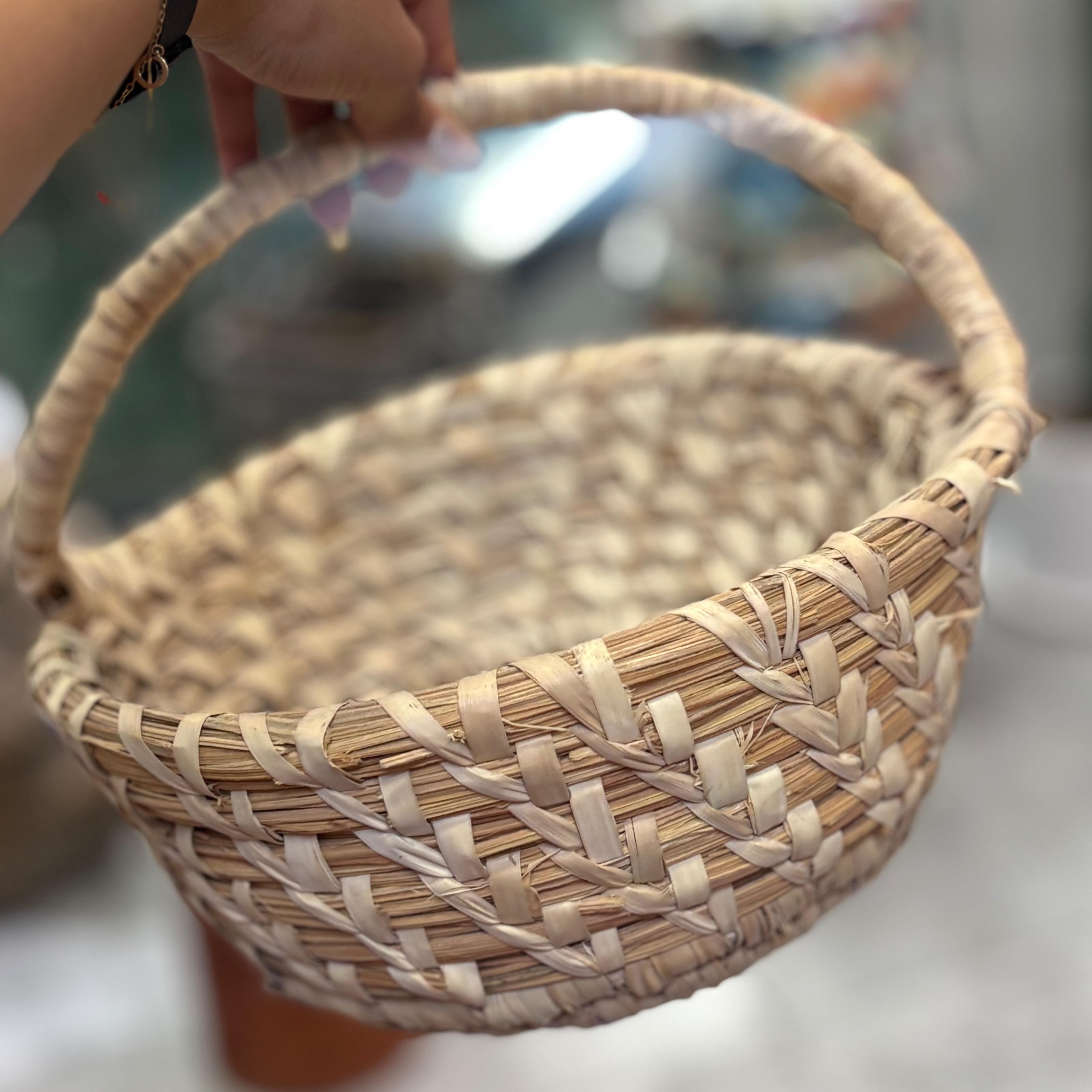 سبد دسته دار حصیری طرحدار