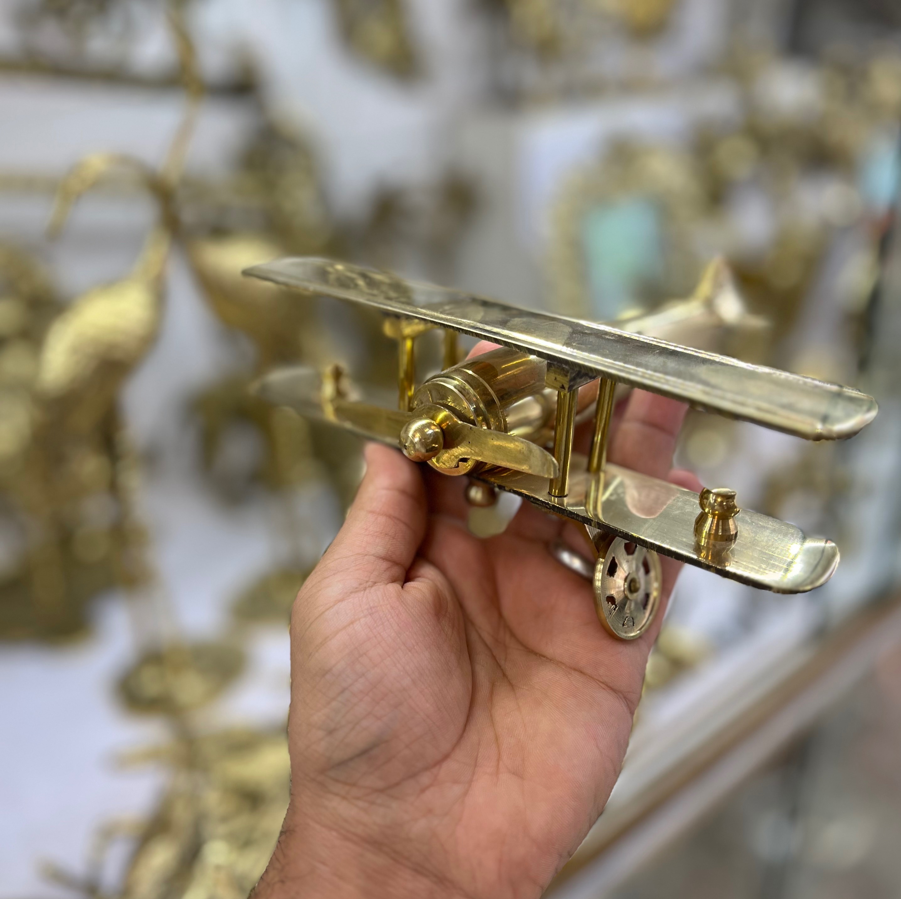 مجسمه ی برنجی طرح هواپیما 