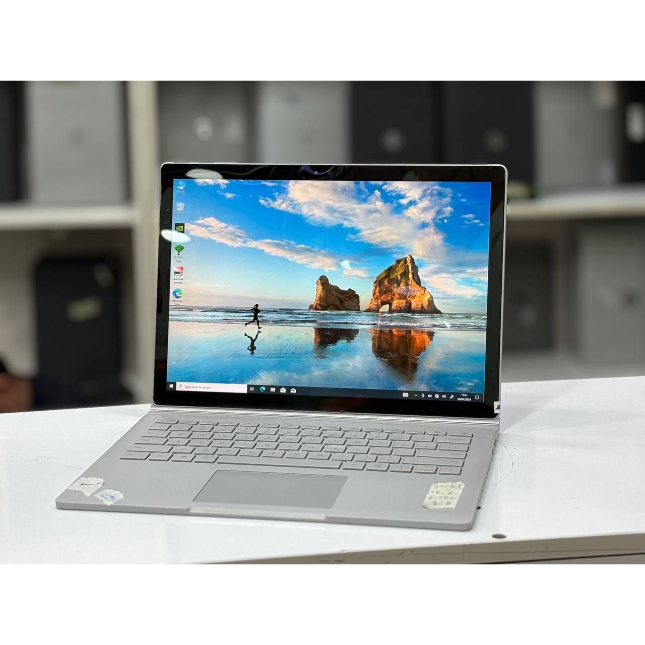 لپتاپ Microsoft surface book 1 i5-6300U 8gb ddr4 256gb ssd 1GB 13.5 inch 3K touch
