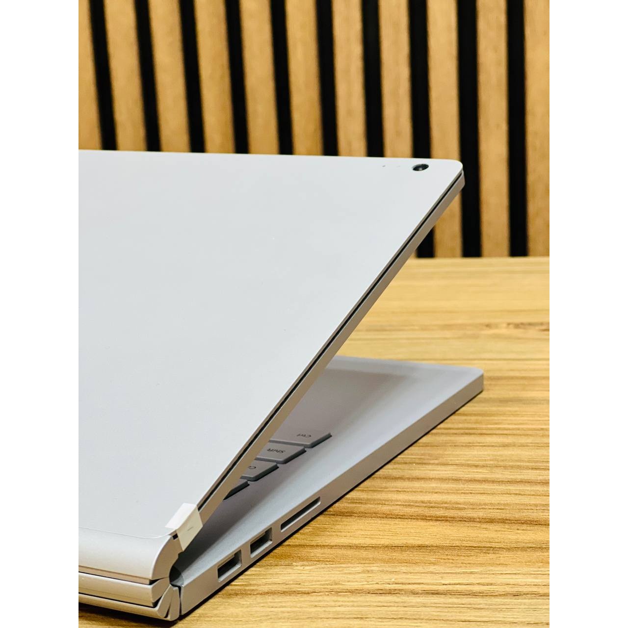 لپ تاپ Microsoft SURFACE BOOK 2 I7-8650U 16GB ddr4 1TB ssd 2GB 1050 13.5 inch 3K Touch