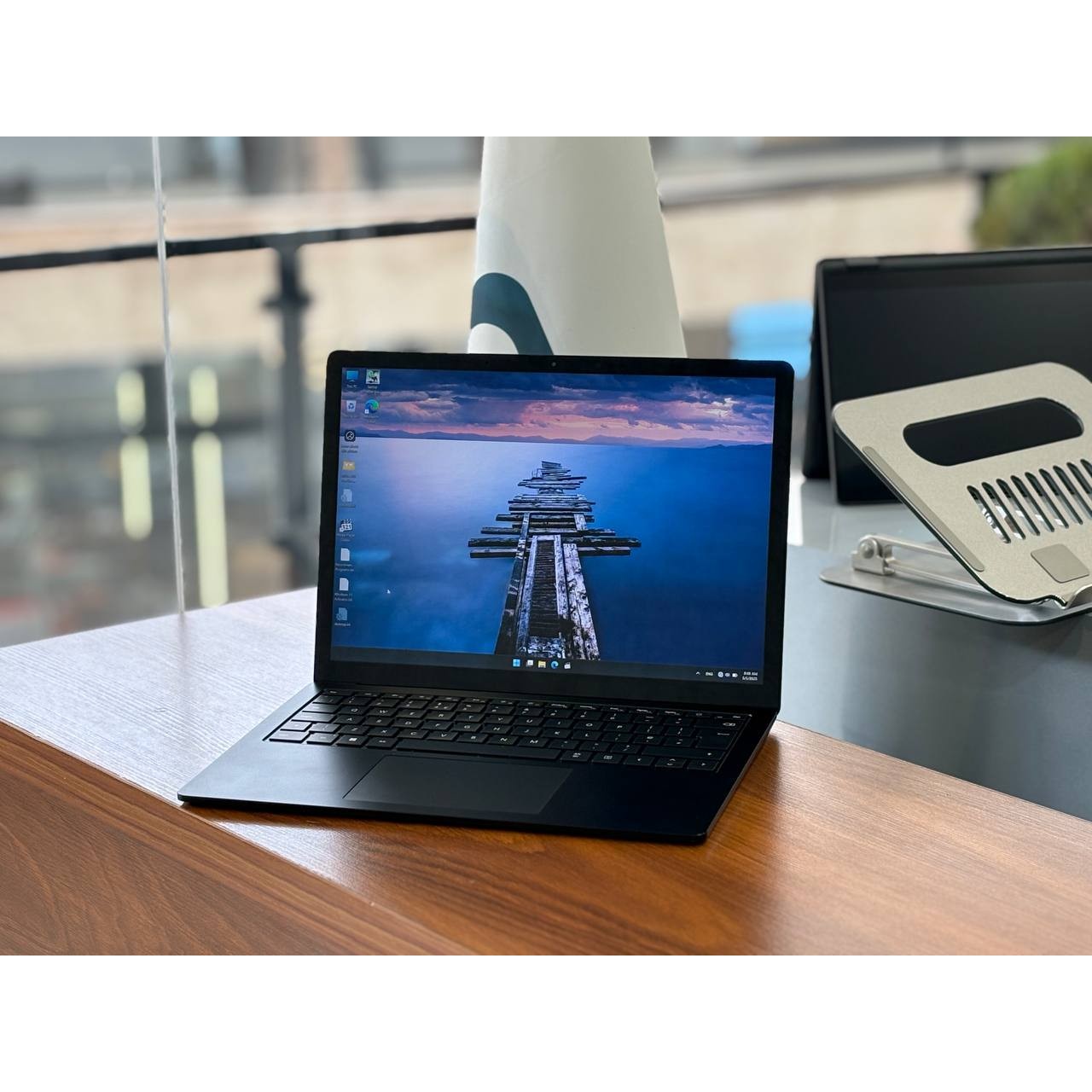 لپتاپ Microsoft laptop 5 i5-1245U 16gbddr5 256gbssd Intel iris xe 13 5 2K touch