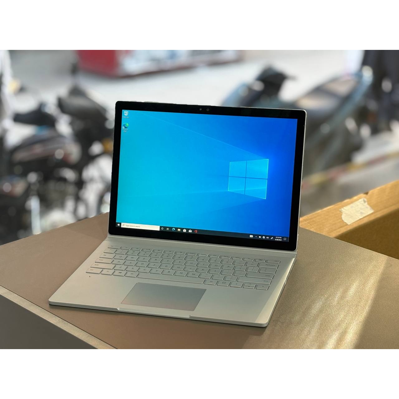 لپتاپ Microsoft surface book 1 i7-6600U 16gbddr4 1tbssd 1gb-gtx940m 13 5 3K touch