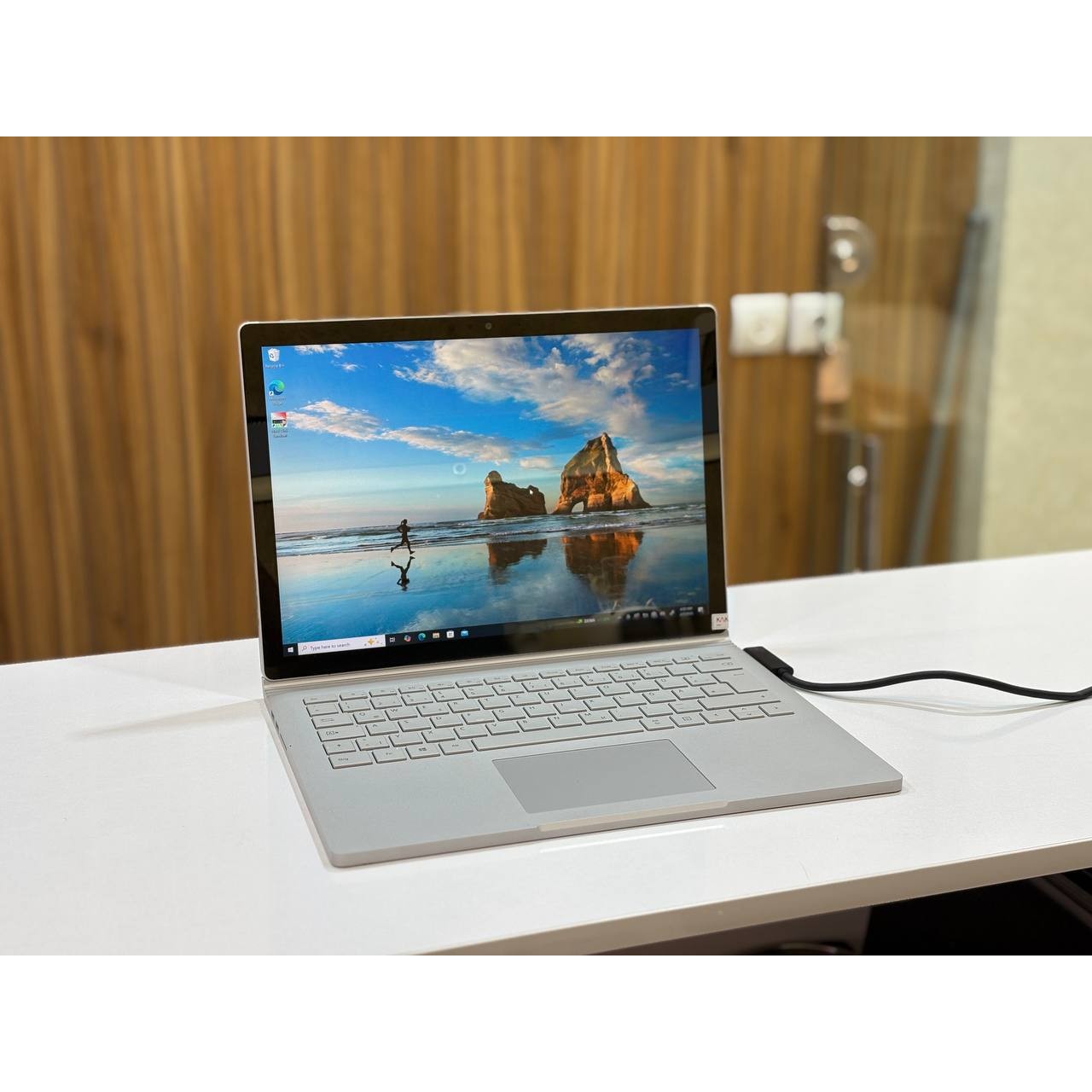 لپتاپ Microsoft surface book 2 i7-8650U 16gb ddr4 512gb ssd 2gb-nvidia gtx 1050 13.5 inch 3K touch