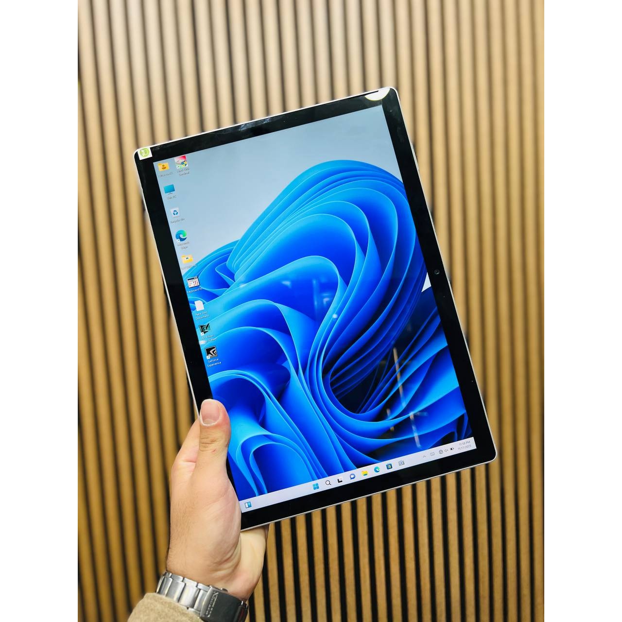 لپ تاپ Microsoft SURFACE BOOK 2 I7-8650U 16GB ddr4 1TB ssd 2GB 1050 13.5 inch 3K Touch