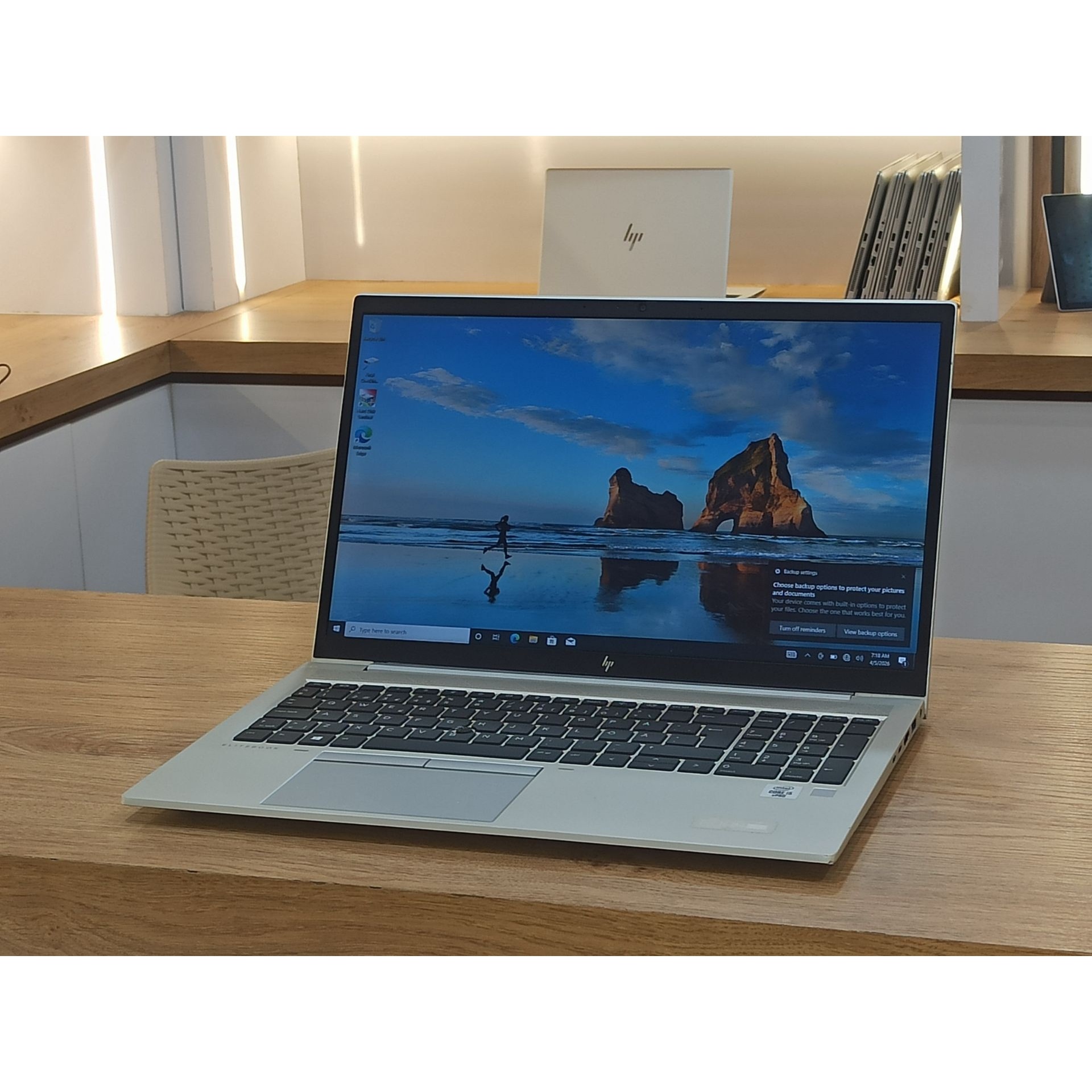 لپتاپ elite book 850 G7 i5-10310U 16gbddr4 256gb ssd Intel UHD 15 6 inch FHD