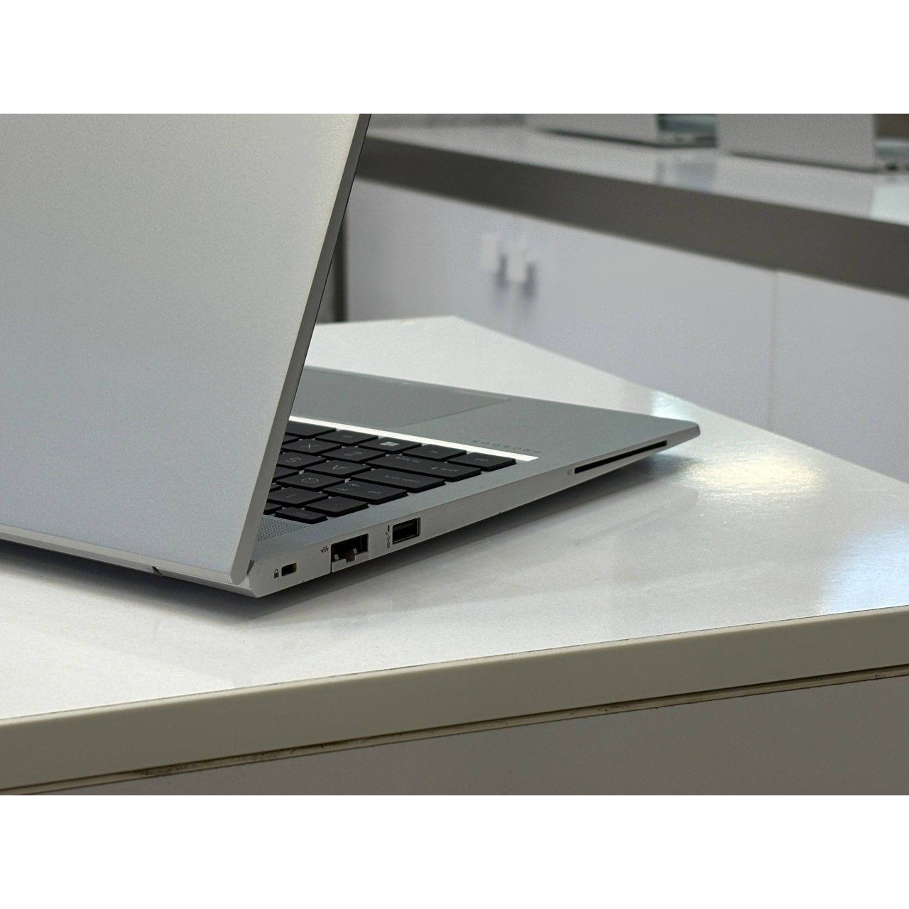 لپتاپ HP probook 640 G8 i5-1145G7 8gb ddr4 256gb ssd Intel iris xe 14 inch FHD