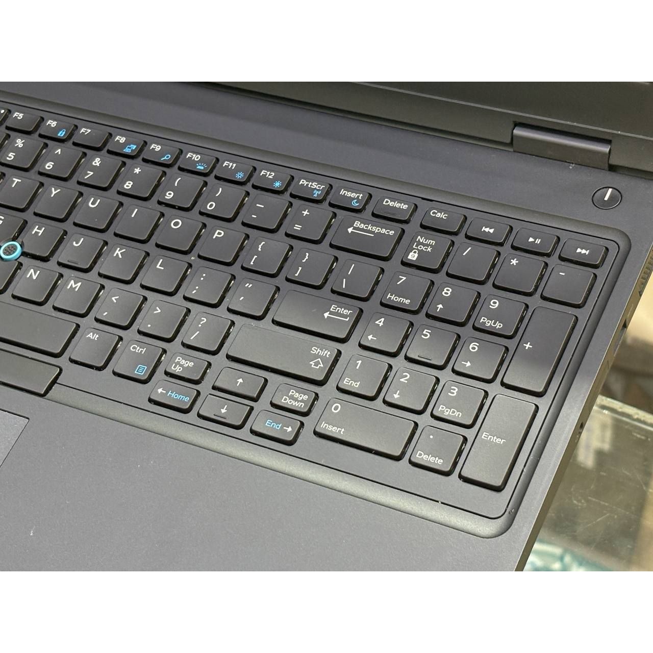 لپتاپ Dell latitude 5590 i7-8650U 8gb ddr4 256gb ssd Intel UHD 15 6 inch FHD