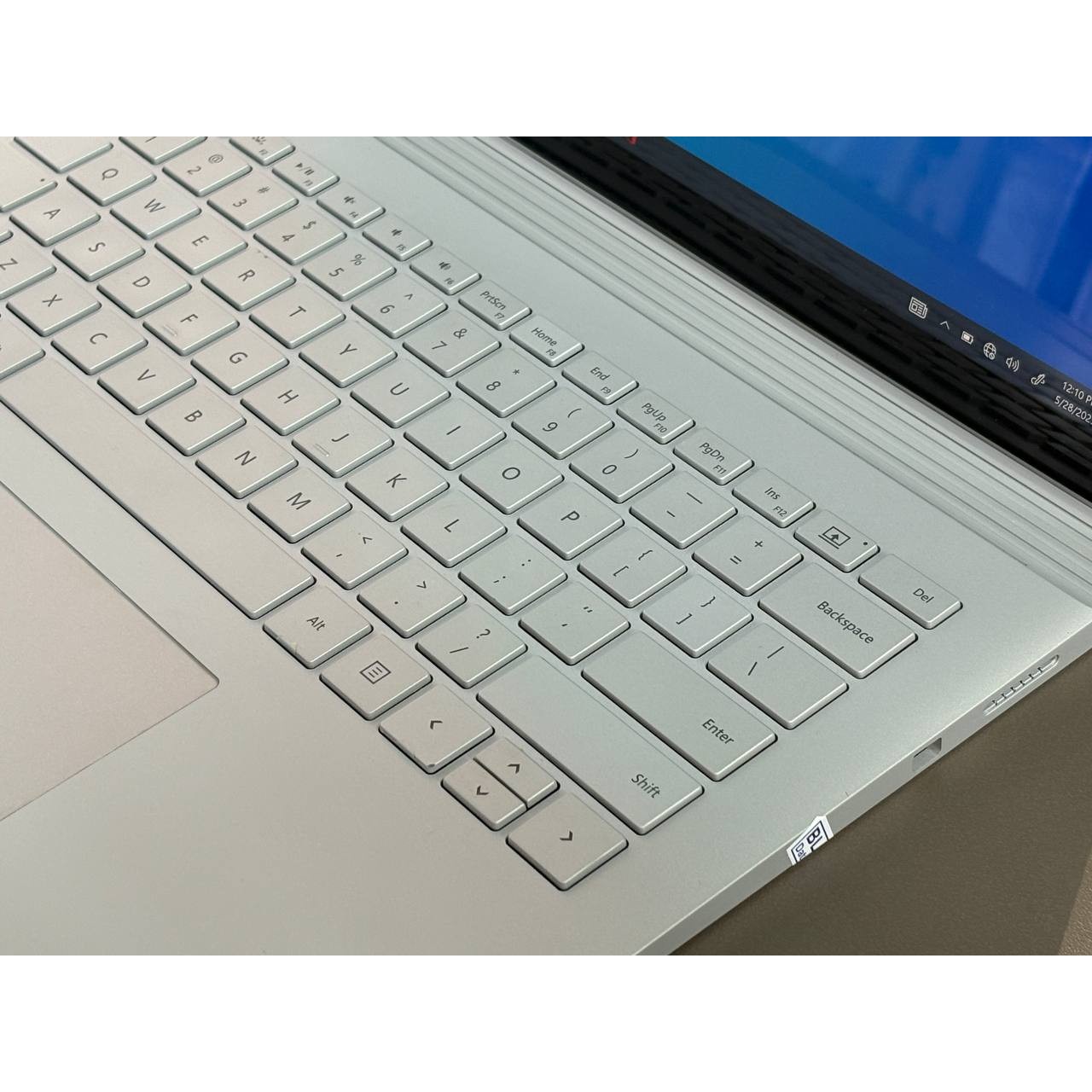 لپتاپ Microsoft surface book 1 i7-6600U 16gbddr4 1tbssd 1gb-gtx940m 13 5 3K touch