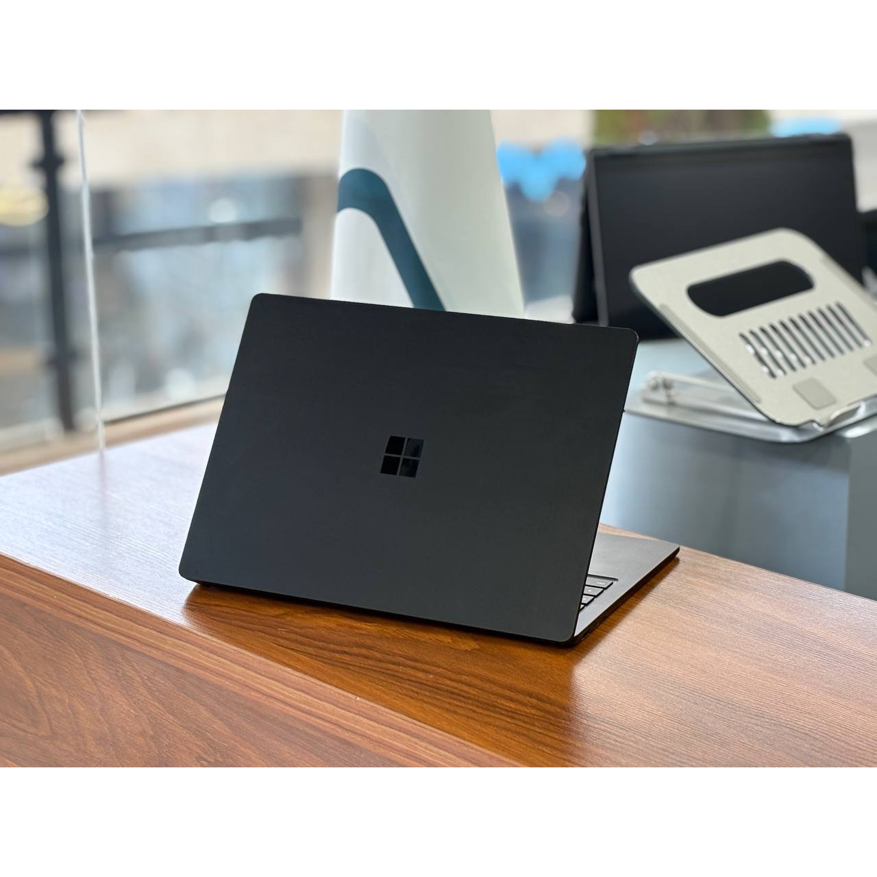 لپتاپ Microsoft laptop 5 i5-1245U 16gbddr5 256gbssd Intel iris xe 13 5 2K touch