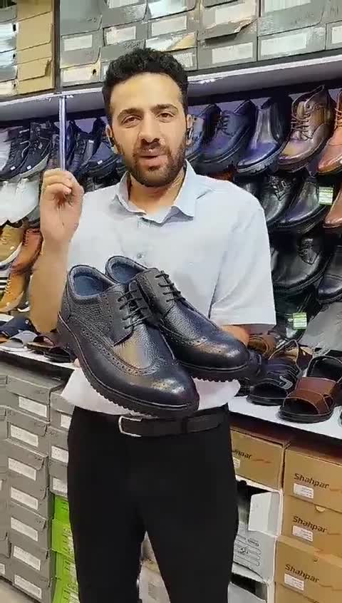 کفش چرم طبیعی طبی تبریز ،جنس رویه چرم طبیعی از نوع گاوی . آستری داخل کفش چرم طبیعی بز و کتان می باشد.کفش کاملا طبی است.